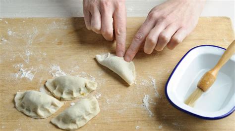 Chinese pork potsticker dumplings recipe - BBC Food