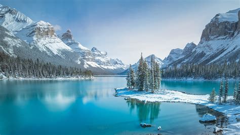 Spirit Island in Maligne Lake, Jasper National Park, Alberta, Canada ...