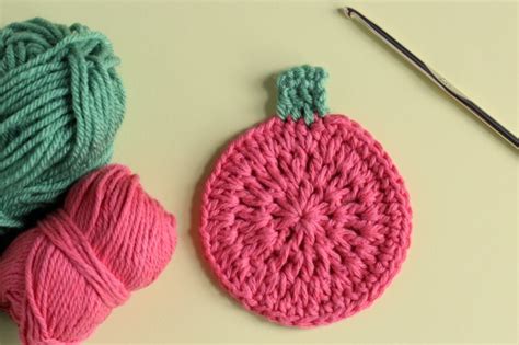 Crochet Pumpkin Coasters for Fall - Make and Takes