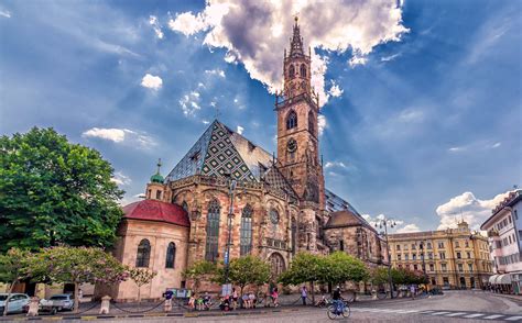 Bolzano Cathedral and Cathedral Treasury - with view from tower and virtual tours : r/3D_virtual ...