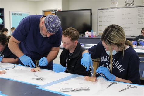 Methodist Midlothian Provides MHS Students Hands-On Opportunities