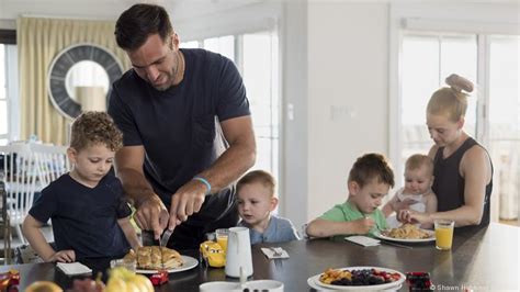 Behind M&T Bank's new TV ad featuring Joe Flacco and his family ...