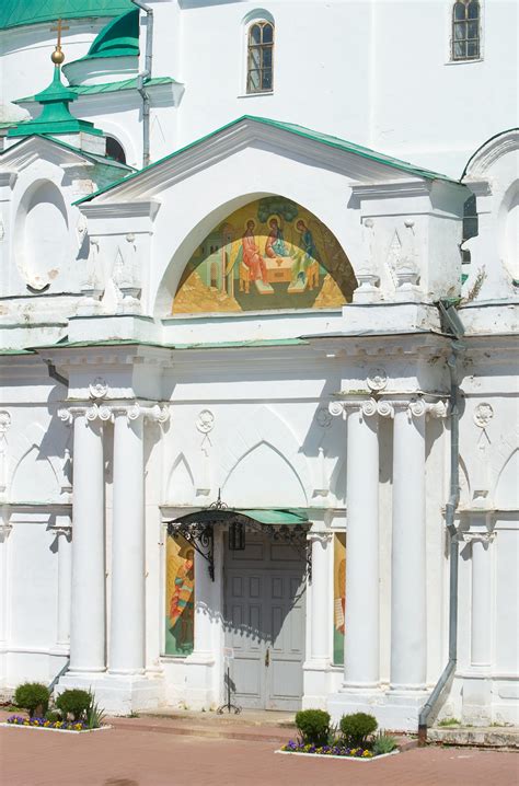 Restoring an ancient cathedral in Rostov - Russia Beyond