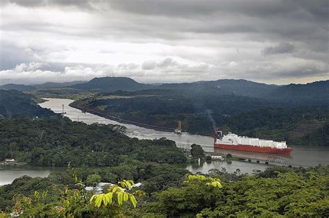 Panama Canal - History and Overview