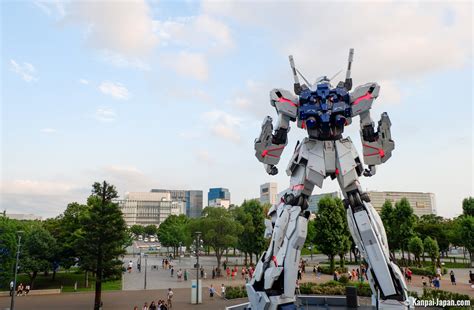 Life Size Gundam Statue - Odaiba's giant robot