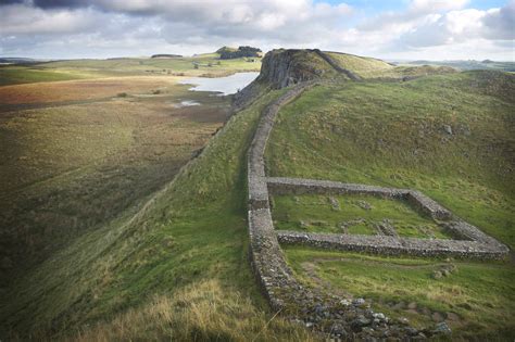 Best Hadrian's Wall walk & best views guide: Path from Steel Rigg to Housesteads, via Sycamore ...