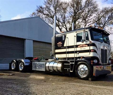 Semi Trucks For Sale: Super Sleeper Semi Trucks For Sale