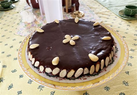 Julia Child’s Queen of Sheba Chocolate Cake – RootsLiving.com