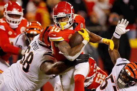 Chiefs rally to beat Bengals 25-17, clinch 8th straight AFC West title ...