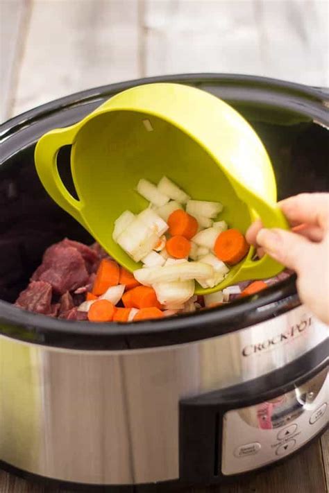 Slow Cooker Boeuf Bourguignon • The Healthy Foodie