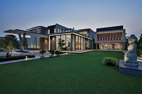 Verdant Villa in Bhairahawa, Nepal by 42|Houses