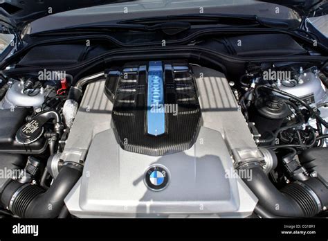 Bmw 7 series hydrogen car hi-res stock photography and images - Alamy