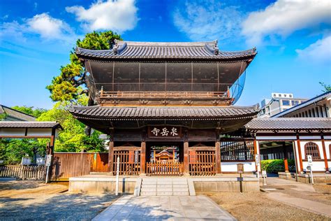 Tokyo’s Sengakuji Temple Has a Bloody and Haunting Past