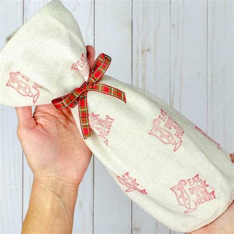 Easy Wine Bag Sewing Pattern with Free Printable Gift Tags