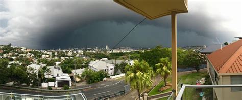 Terrifying green storm clouds engulf Brisbane, Australia - Strange Sounds