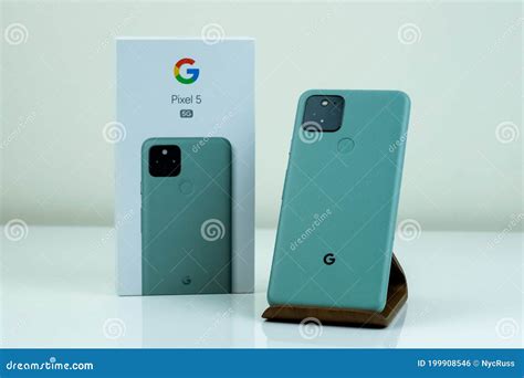 Google Pixel 5 in Sorta Sage Color Next To Its Box. Editorial Photo ...