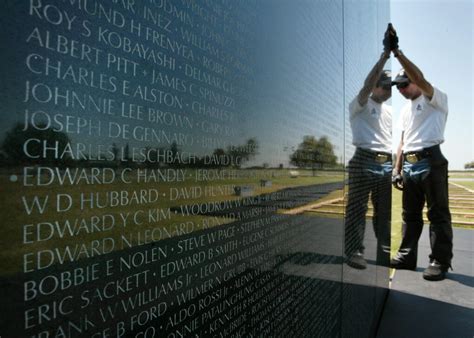 Vietnam War memorial wall replica comes to Oregon for the last time ...