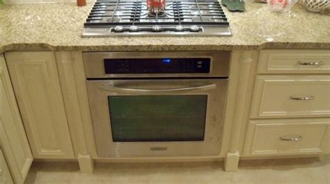 Gas Oven: Gas Oven Under Cooktop