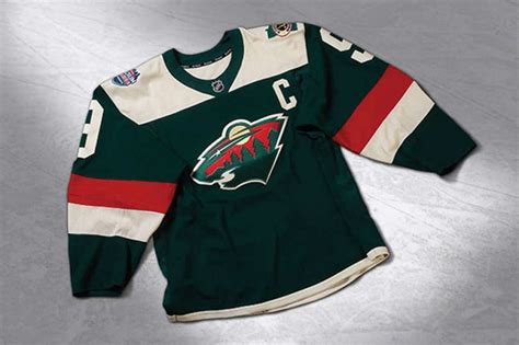 LOOK: Minnesota Wild unveil 2016 Stadium Series jerseys - CBSSports.com