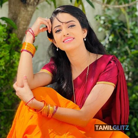 Ayesha (Bigg Boss Tamil 6) Wiki, Age, Family, Images - TamilGlitz