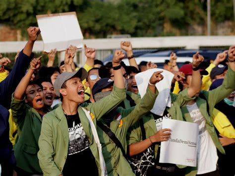 Mahasiswa Demo: Reformasi Dikorupsi Telah Diakhiri | Tagar