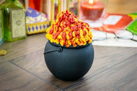 Cauldron Cake from the Wizarding World of Harry Potter | The Starving Chef