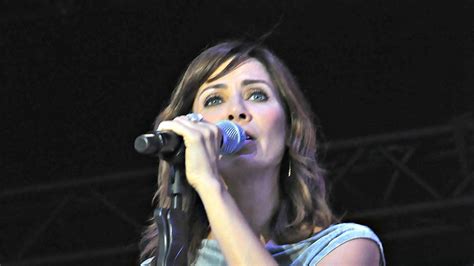 Natalie Imbruglia Reveals the Story Behind Torn and Picks Her Favorite ...