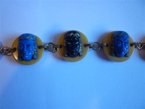 Bakelite bracelet | Collectors Weekly