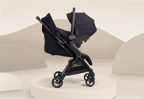 Jet 4 Super Compact Stroller - Black, Silver and Eclipse