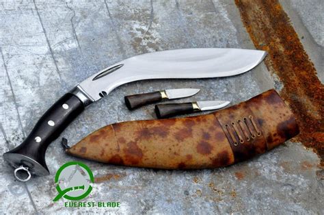 The kukri is crafted in a such a way that the weight of handle and blade is equal. This knife is ...