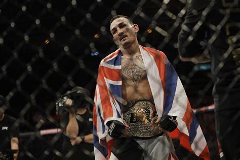 Max Holloway stops Jose Aldo in 3rd, wins UFC featherweight belt | The Spokesman-Review