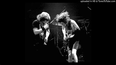 AC/DC: Shoot to Thrill, Live, 11/19/81 - YouTube