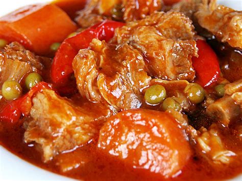 Tocinong Manok (Filipino Beef Stew) - Delishably