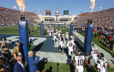 Column: Rams or Cowboys — Who will feel more at home for NFL playoff ...