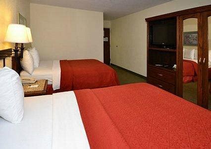 QUALITY INN & SUITES NORTH - Updated 2024 Prices & Hotel Reviews (Springfield, MO)