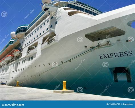 Empress of the Seas Cruise Ship Editorial Image - Image of captain ...