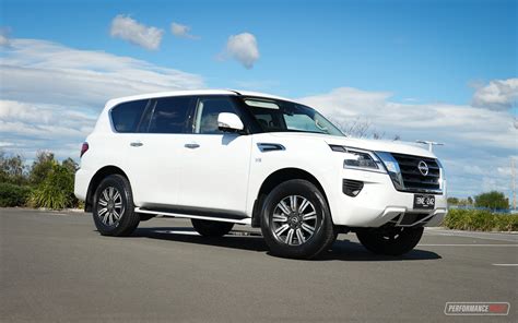 2022 Nissan Patrol Ti-white – PerformanceDrive