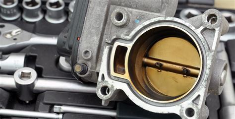 How To Clean A Throttle Body (10 Steps DIY)