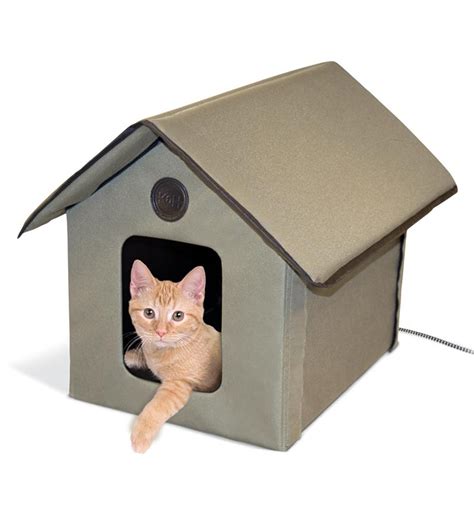 Waterproof Heated Outdoor Cat House | PlowHearth