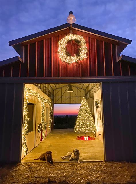 How to Decorate your Barn for Christmas - Thermaland Oaks