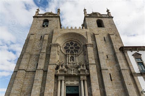 Panoramic view of the Porto Cathedral Se Porto, Portugal 10909949 Stock Photo at Vecteezy