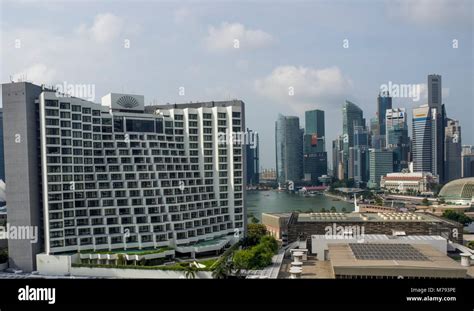 The Mandarin Oriental hotel in Marina bay, Singapore Stock Photo - Alamy