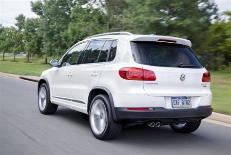 Volkswagen Tiguan Photos and Specs. Photo: Volkswagen Tiguan specs and ...