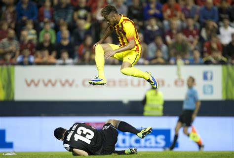 Neymar jumping and flying over a goalkeeper | Neymar Jr - Brazil and PSG - 2022