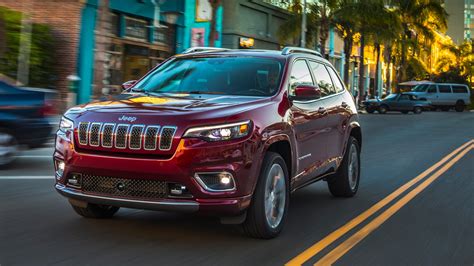 Improved looks, power for 2019 Jeep Cherokee Overland