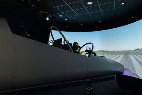 You Can Now Play Microsoft’s Flight Simulator In VR - SCHOOL FAB LAB