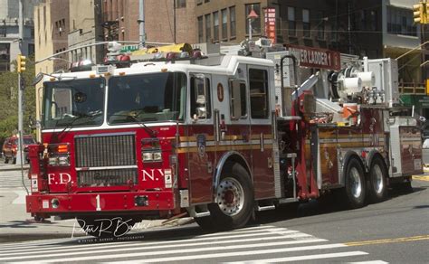 FDNY Ladder 1 on a call in Manhattan | Fire trucks, Fdny, Fire rescue