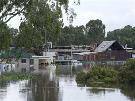 Australian floods : Australians frustrated as rains continue to lash ...