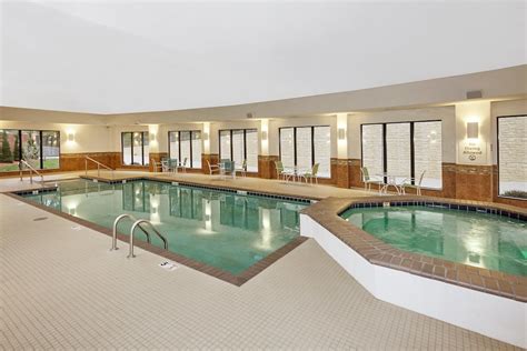 Holiday Inn Express Hotel & Suites Columbia Univ Area-Hwy 63 Columbia ...