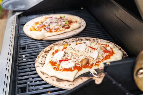 How to Clean a Pizza Stone for a Long Lifespan | Hometalk